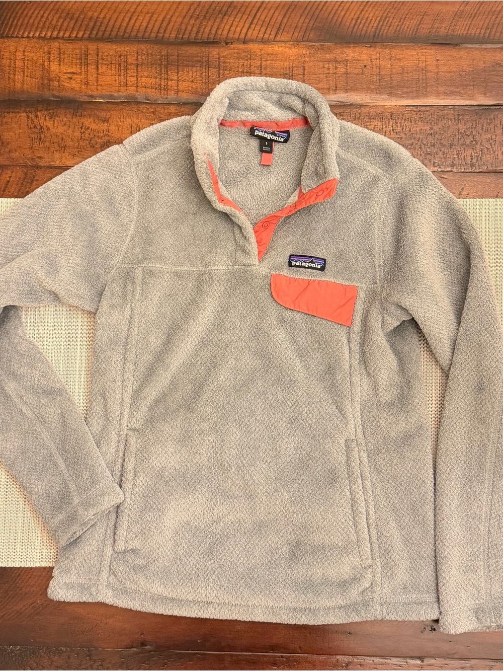 Patagonia Women's Fleece Pullover Sweatshirt Size Small Gray Coral Logo EUC